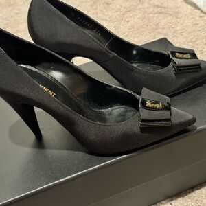 ‼️SOLD‼️ Saint Laurent heels. Size 7.5.